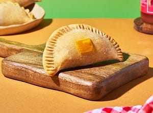 empanadilla de cebolla y queso con masa sin gluten