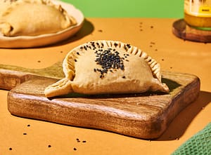 empanadilla artesanal vegana con masa sin gluten de espinaca