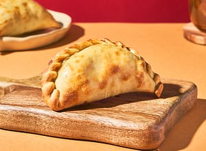 la mejor empanadilla argentina artesanal sabor a carne criolla