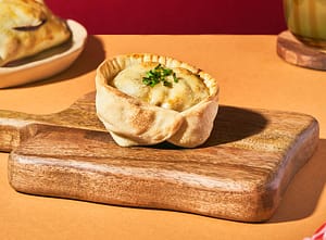 la mejor empanadilla argentina artesanal sabor a gambas al ajillo